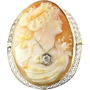 Vintage 14 Karat Yellow Gold and Diamond Cameo Brooch/Pendant #4435